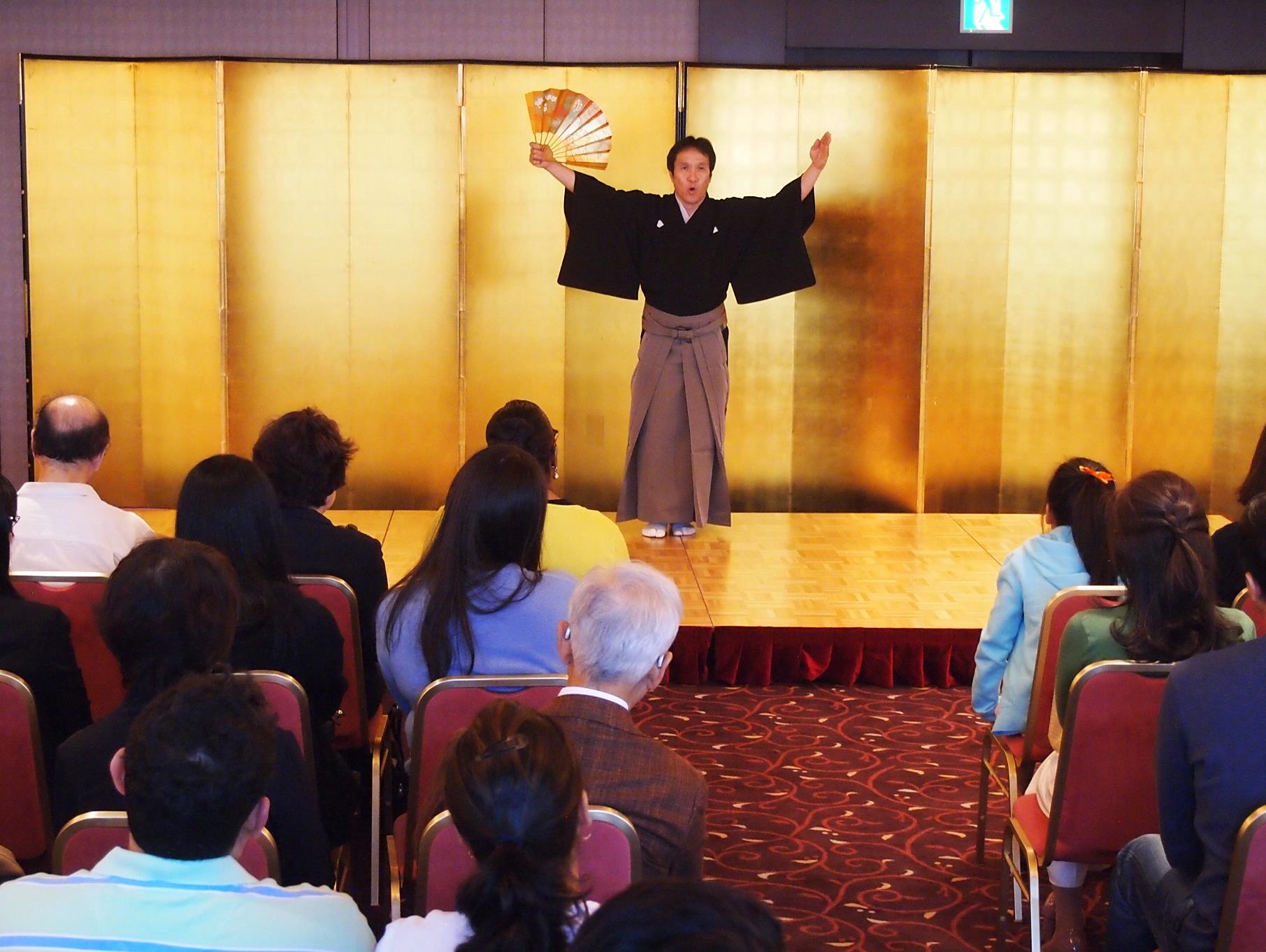 The participants are listening Japanese lullabies and the lullabies introduced from foreign countries