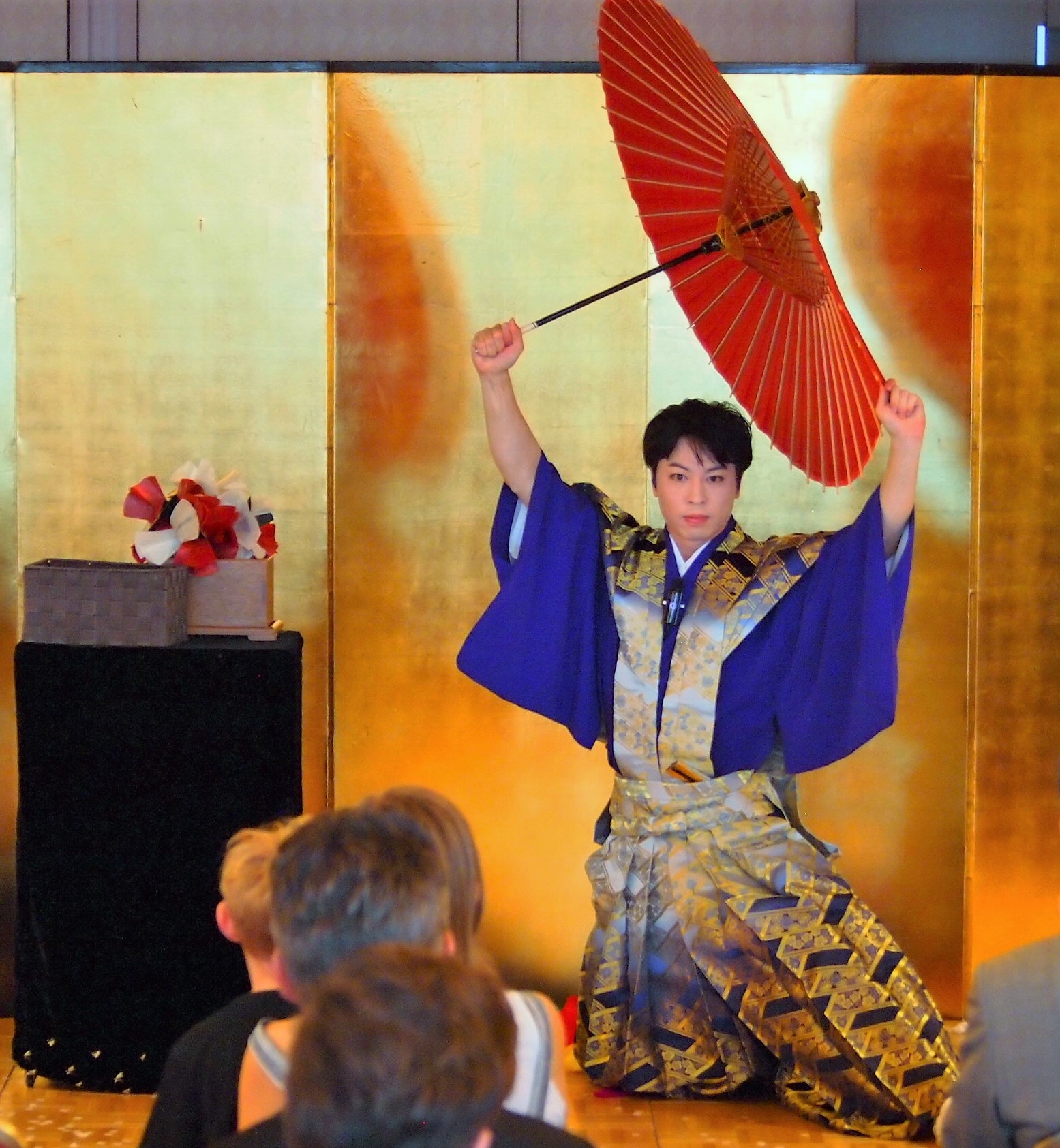The participants are listening Japanese lullabies and the lullabies introduced from foreign countries